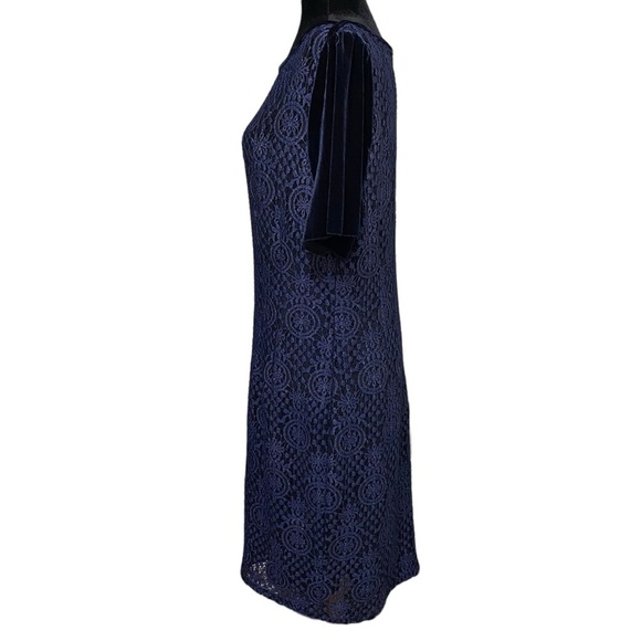 T Tahari Blue Metallic Lace Velvet Dress Sheath Boat Neck Size Medium - Picture 4 of 8